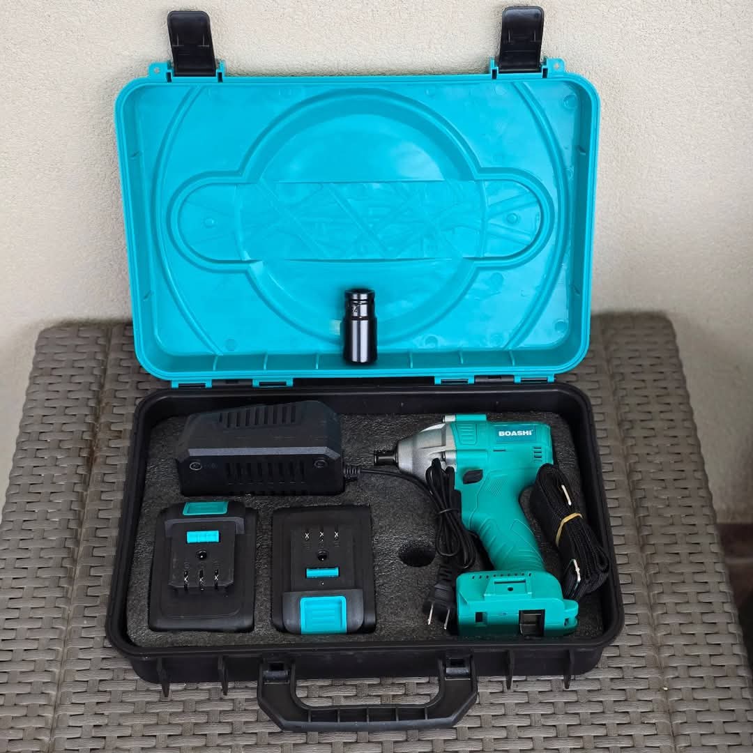 AKU udarni odvijač za odvijanje i zavijanje šarafa 128V