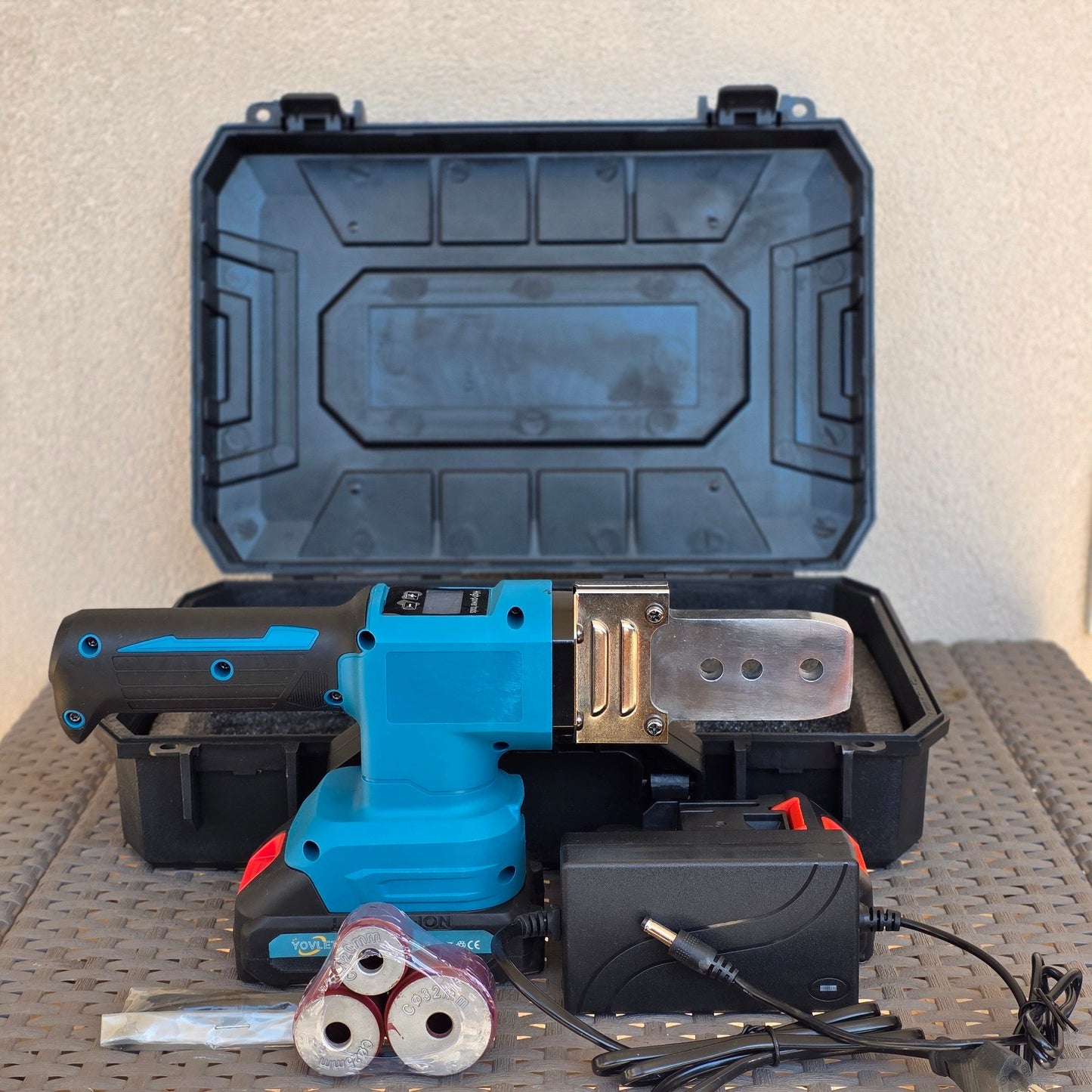 Aku PVC pegla za varenje cijevi – bežični model