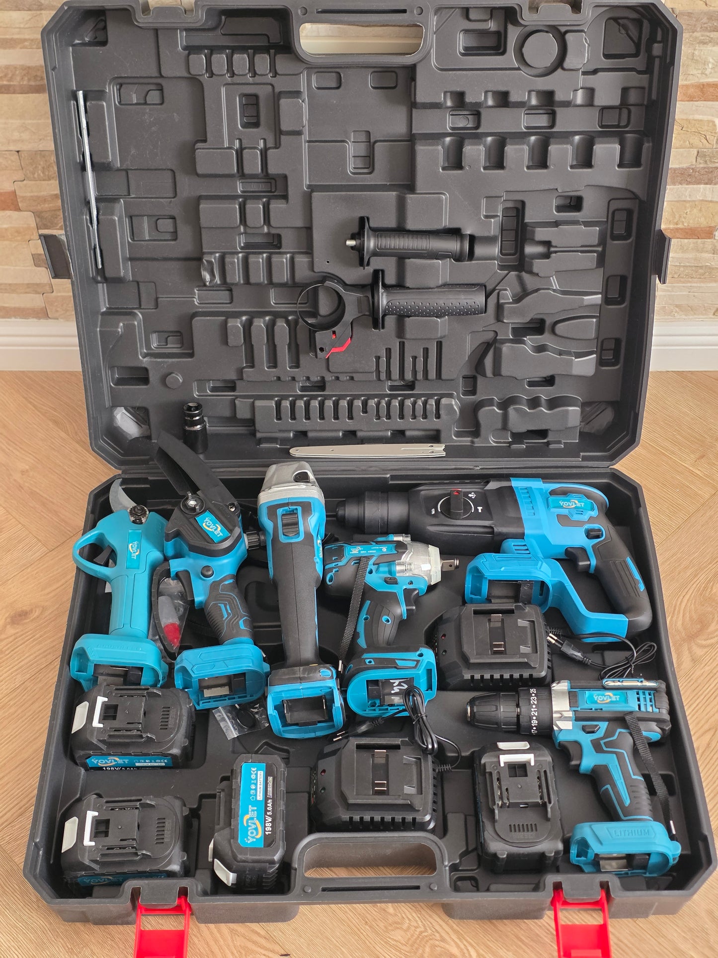 PROFESIONALNI AKU SET ALATA 6u1 – 198V / 5.0Ah